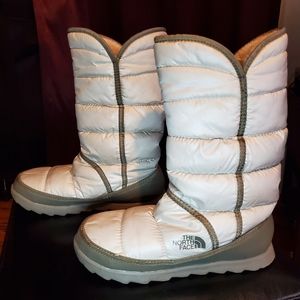 The North Face Fleece Lined Puffer Winter Boots 6